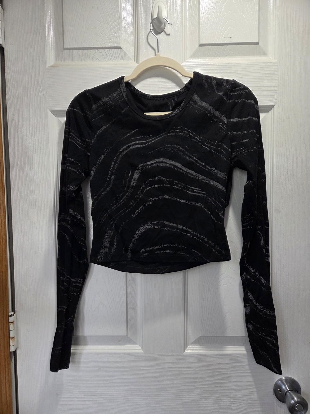 Long-Sleeve Black Patterned Women's Top